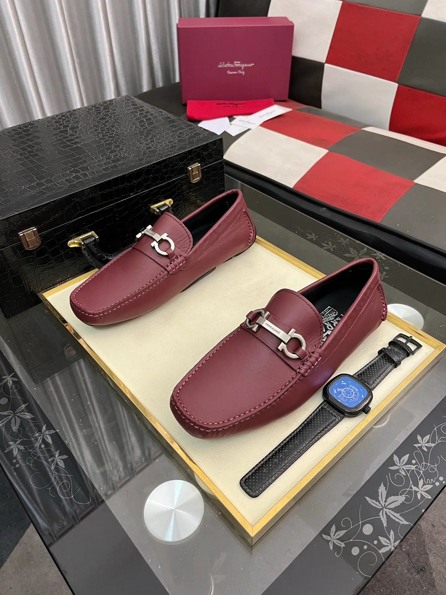 Men's shoes 💰560⌚️⌚️ Ferragamo [Ferragamo] new high-end quality framed shoes. The style is luxurious and elegant, with equal emphasis on practicality and style. We pay special attention to quality and details. The shoe last leather, workmanship and comfort are not inferior! Material: Imported first-layer soft cowhide leather upper ➕Genuine leather lining, code number: 38-446️⃣colors available